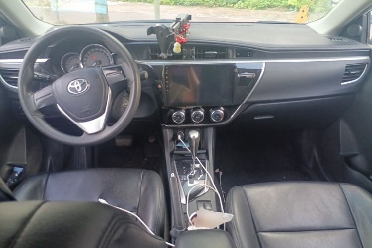 Used Toyota Corolla 2017 1.2T CVT GL Center Console