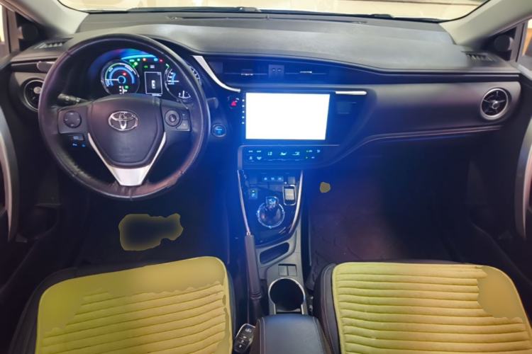 Used Toyota Corolla 2017 Revised Dual-Engine 1.8L E-CVT Elite Edition Center Console