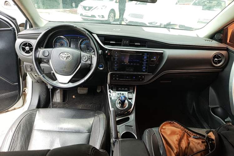 Used Toyota Corolla 2017 Revised Dual-Engine 1.8L E-CVT Elite Edition Center Console