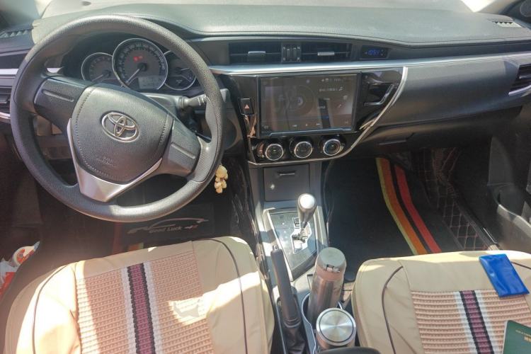 Used Toyota Corolla 2017 1.6L CVT GL Center Console