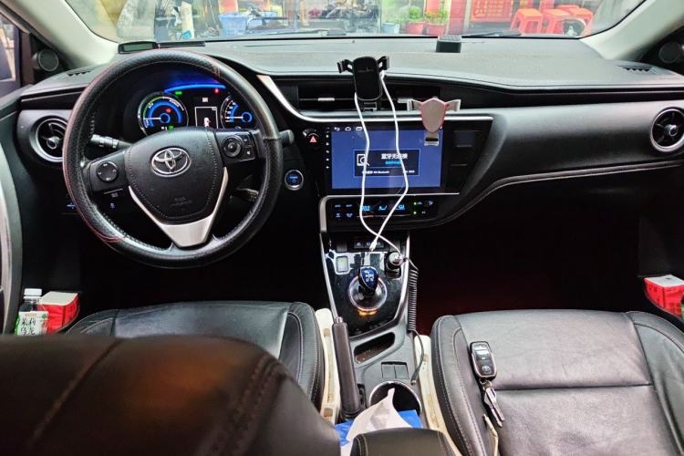 Used Toyota Corolla 2017 Revised Dual-Engine 1.8L E-CVT Elite Edition Center Console