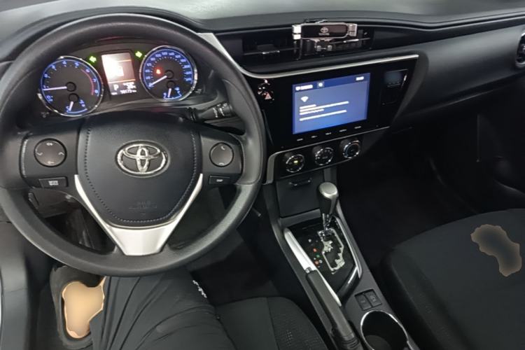 Used Toyota Corolla 2017 1.2T CVT GLX-i Center Console