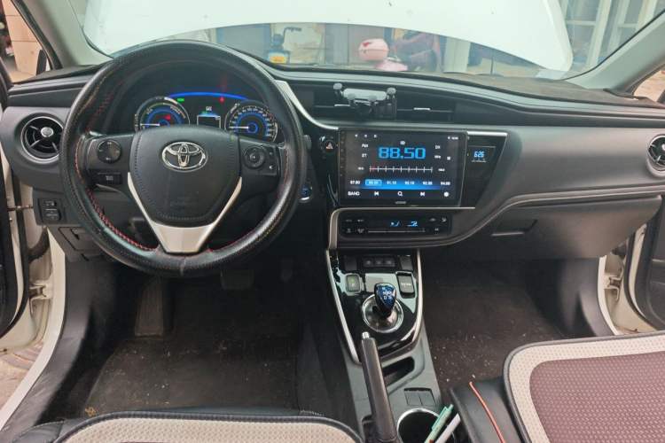 Used Toyota Corolla 2017 Revised Dual-Engine 1.8L E-CVT Elite Edition Center Console