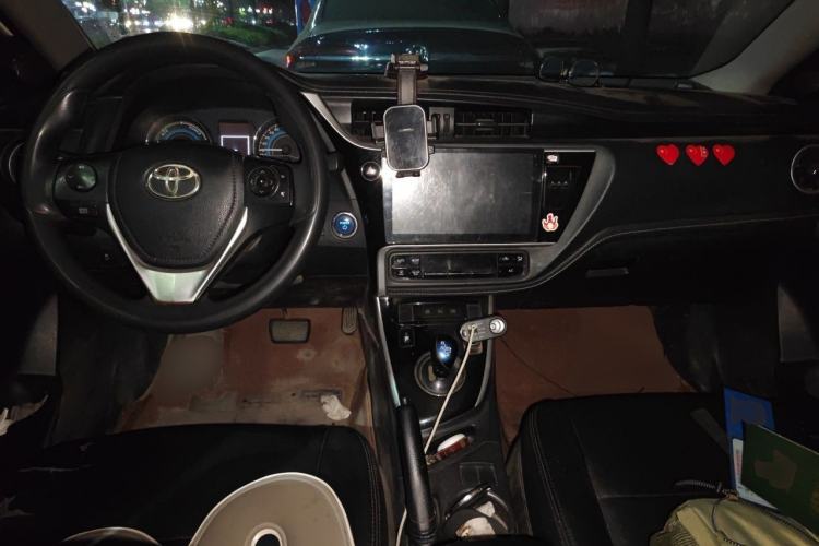 Used Toyota Corolla 2017 Revised Dual-Engine 1.8L E-CVT Leading Edition Center Console