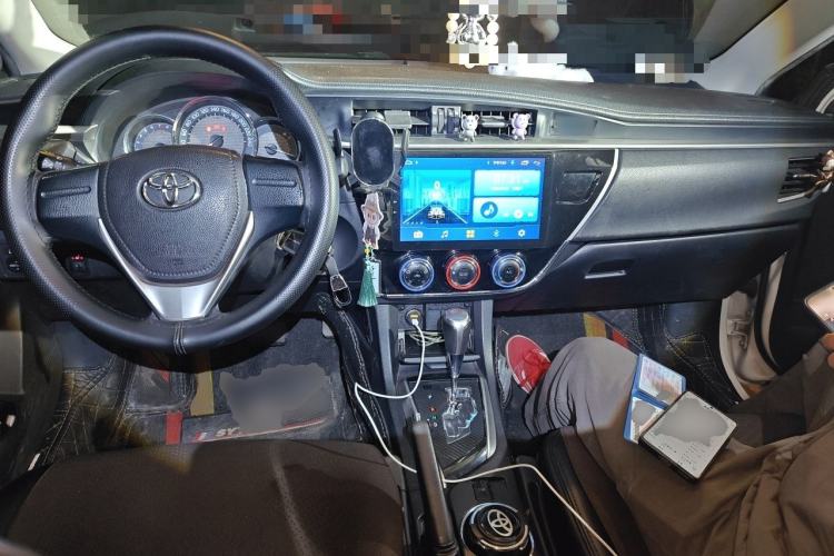 Used Toyota Corolla 2017 Revised Version 1.6L S-CVT GL Center Console