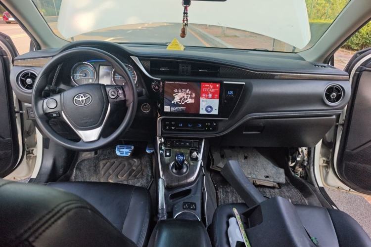 Used Toyota Corolla 2017 Revised Dual-Engine 1.8L E-CVT Leading Edition Center Console