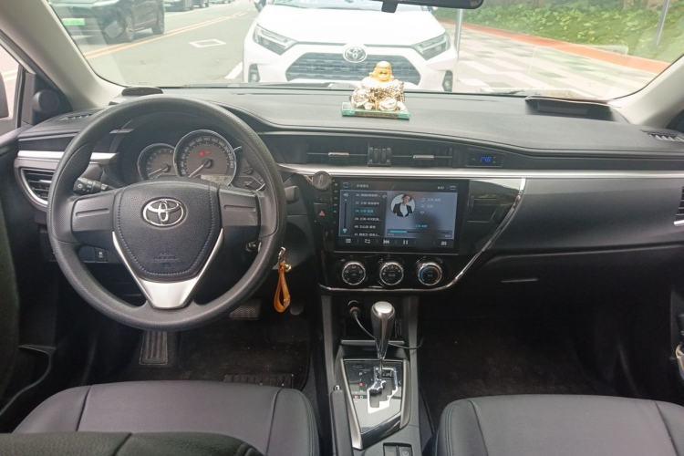 Used Toyota Corolla 2017 1.2T CVT GL Center Console