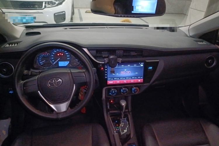 Used Toyota Corolla 2017 Revised Version 1.2T S-CVT GL Center Console