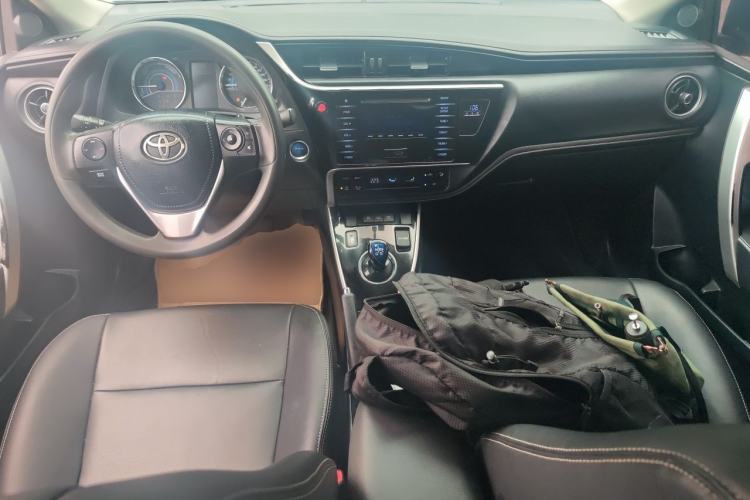 Used Toyota Corolla 2017 Revised Dual-Engine 1.8L E-CVT Leading Edition Center Console