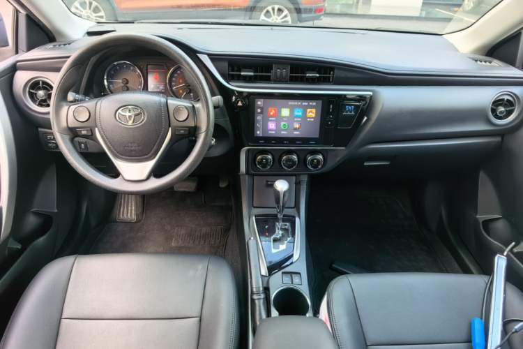 Used Toyota Corolla 2017 Revised Version 1.2T S-CVT GL-i Center Console