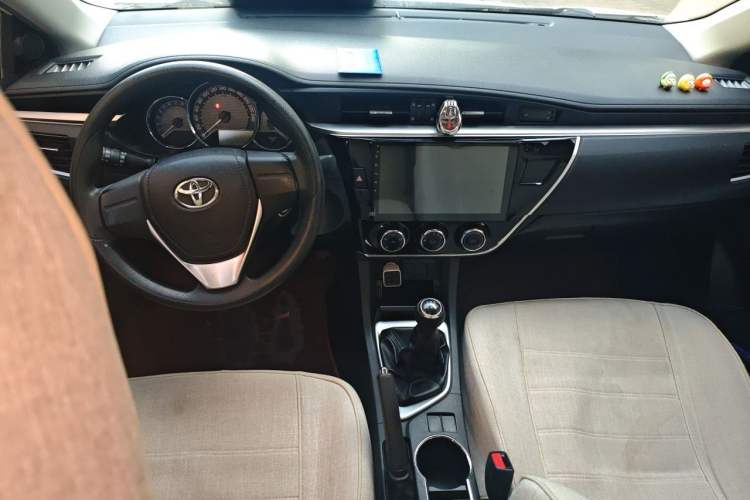 Used Toyota Corolla 2017 1.6L Manual GL Center Console