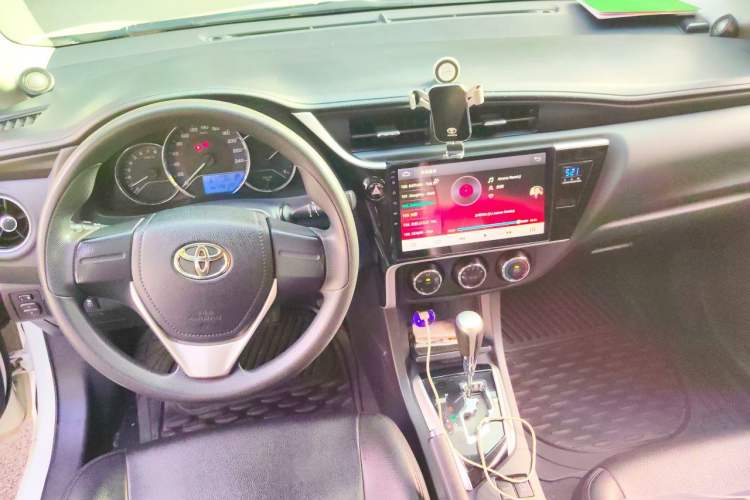 Used Toyota Corolla 2017 Revised Version 1.2T S-CVT GL Center Console