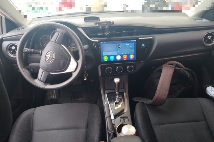 Used Toyota Corolla 2017 Revised Version 1.2T S-CVT GL Center Console