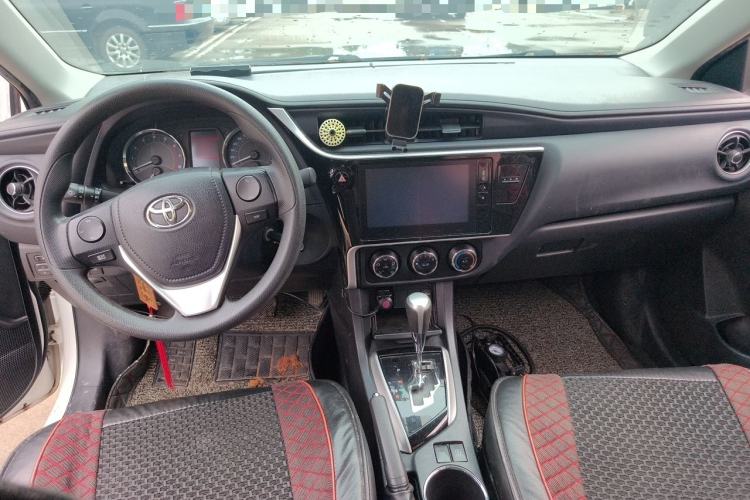 Used Toyota Corolla 2017 Revised Version 1.2T S-CVT GL-i Center Console