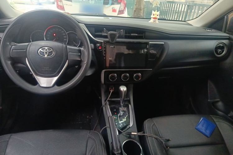 Used Toyota Corolla 2017 1.2T CVT GL Center Console
