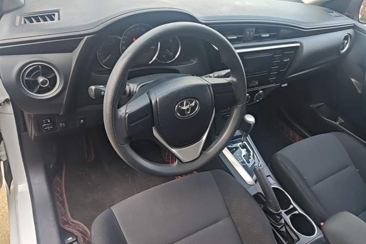 Used Toyota Corolla 2017 Revised Version 1.2T S-CVT GL Center Console