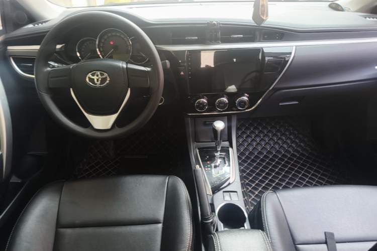 Used Toyota Corolla 2017 Revised Version 1.6L S-CVT GL Center Console