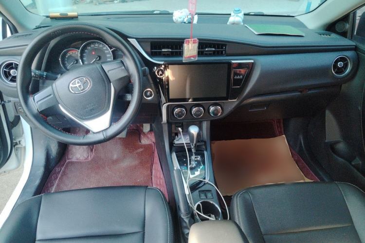 Used Toyota Corolla 2017 Revised Version 1.2T S-CVT GL Center Console