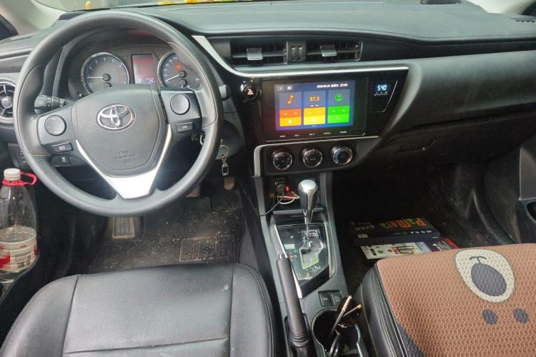 Used Toyota Corolla 2017 Revised Version 1.2T S-CVT GL-i Center Console