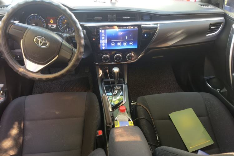 Used Toyota Corolla 2017 1.2T CVT GL-i Center Console