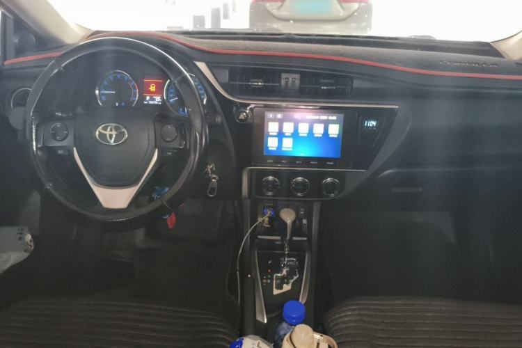 Used Toyota Corolla 2017 Revised Version 1.2T S-CVT GL-i Leather Edition Center Console