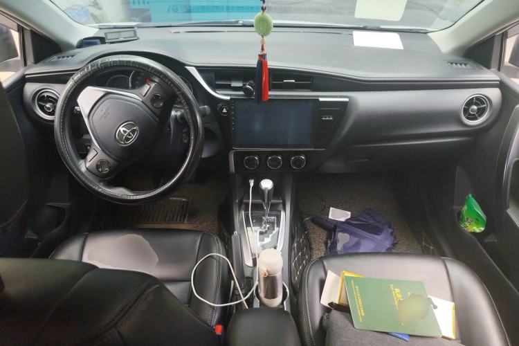 Used Toyota Corolla 2017 Revised Version 1.2T S-CVT GL Center Console