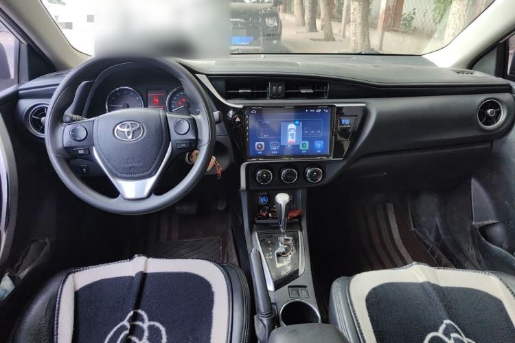 Used Toyota Corolla 2017 Revised Version 1.2T S-CVT GL-i Center Console