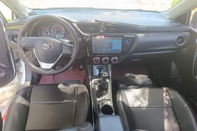 Used Toyota Corolla 2017 Revised Version 1.2T Manual GL Center Console