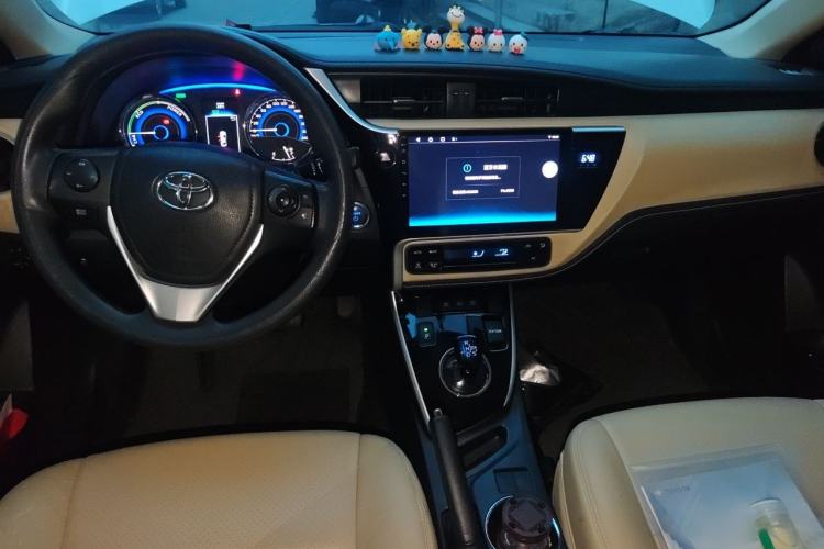 Used Toyota Corolla 2017 Revised Dual-Engine 1.8L E-CVT Elite Edition Center Console