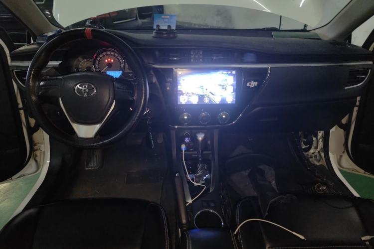 Used Toyota Corolla 2017 1.2T CVT GL Center Console