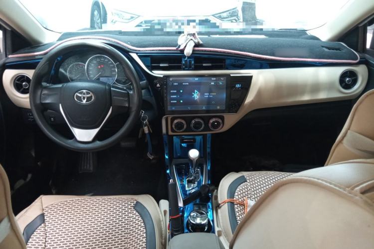 Used Toyota Corolla 2017 Revised Version 1.2T S-CVT GL Center Console
