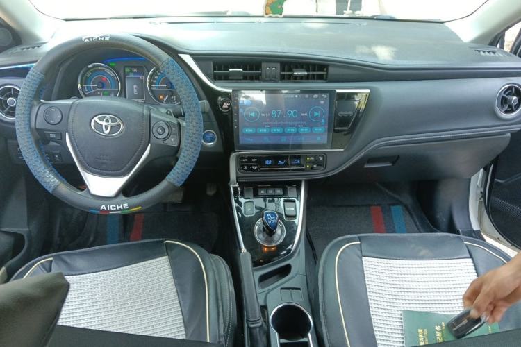 Used Toyota Corolla 2017 Revised Dual-Engine 1.8L E-CVT Elite Edition Center Console