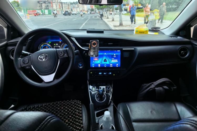 Used Toyota Corolla 2017 Revised Dual-Engine 1.8L E-CVT Leading Edition Center Console
