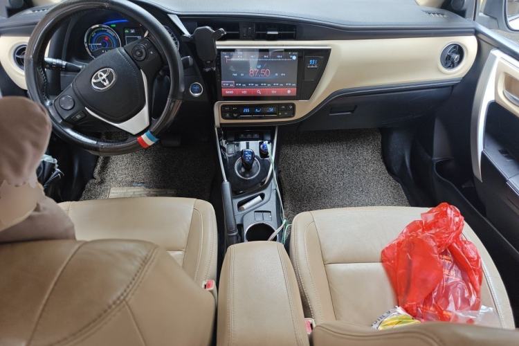 Used Toyota Corolla 2017 Revised Dual-Engine 1.8L E-CVT Elite Edition Center Console