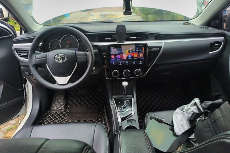 Used Toyota Corolla 2017 Revised Version 1.6L S-CVT GL Center Console