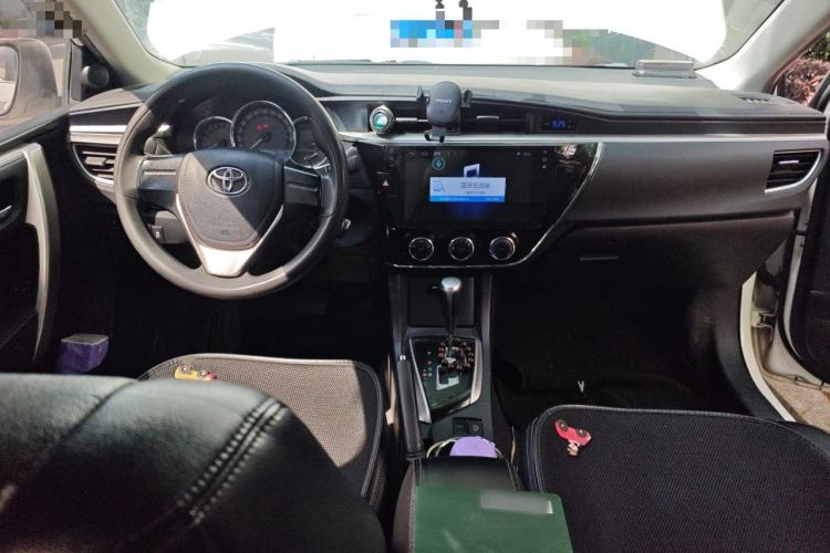 Used Toyota Corolla 2017 1.2T CVT GL Center Console