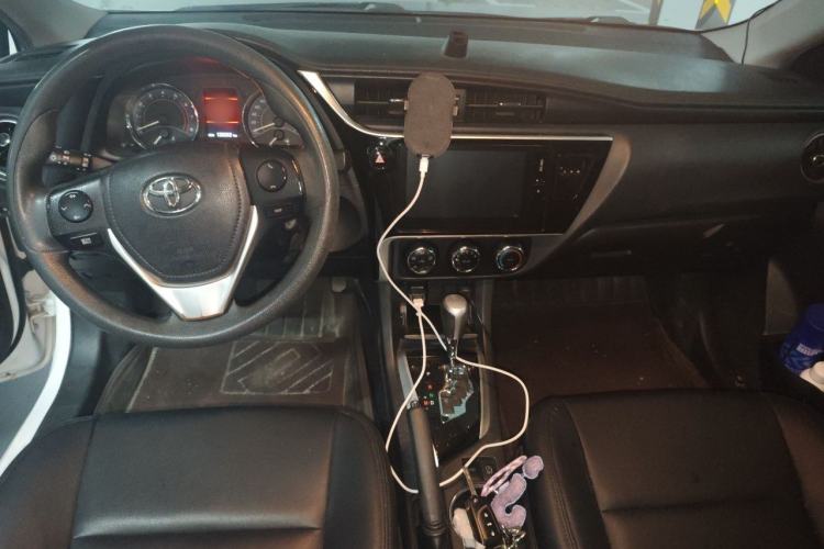 Used Toyota Corolla 2017 Revised Version 1.2T S-CVT GL-i Center Console