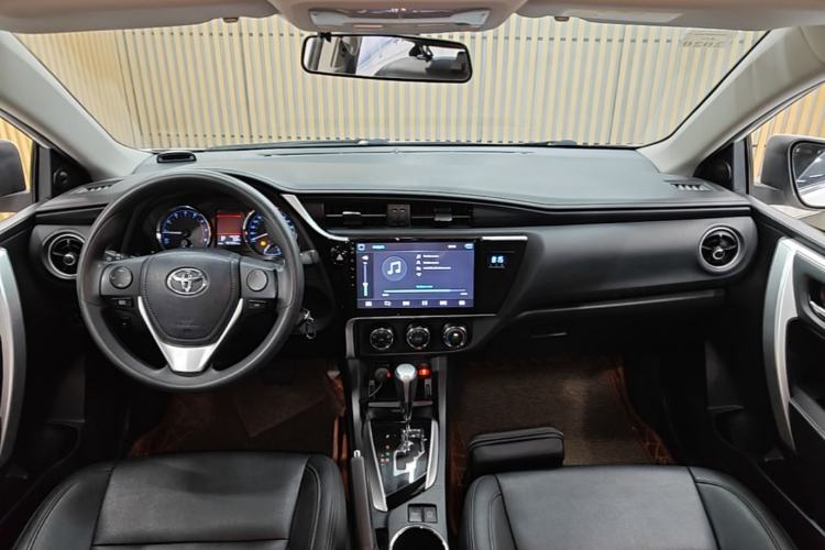 Used Toyota Corolla 2017 Revised Version 1.2T S-CVT GL-i Center Console