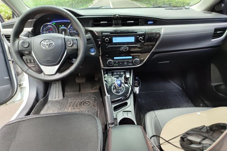 Used Toyota Corolla 2017 Revised Dual-Engine 1.8L E-CVT Elite Edition Center Console