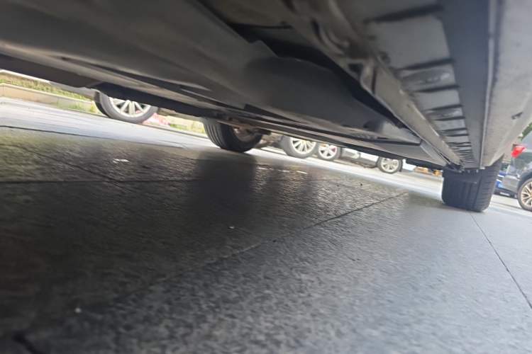 Used Toyota Corolla 2017 Revised Dual-Engine 1.8L E-CVT Leading Edition Chassis Front Left