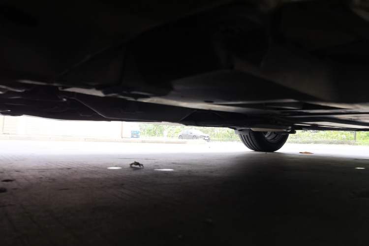 Used Toyota Corolla 2017 Revised Dual-Engine 1.8L E-CVT Leading Edition Chassis Front Left