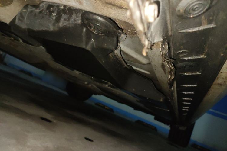 Used Toyota Corolla 2017 Revised Dual-Engine 1.8L E-CVT Leading Edition Chassis Front Left