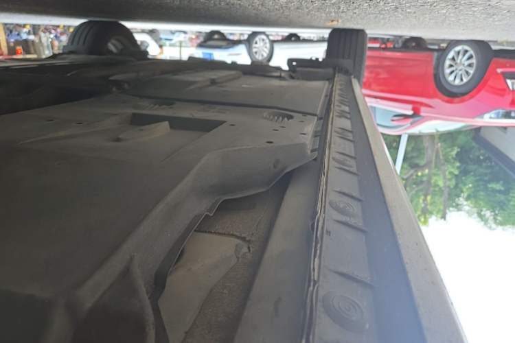 Used Toyota Corolla 2017 Revised Dual-Engine 1.8L E-CVT Leading Edition Chassis Front Right