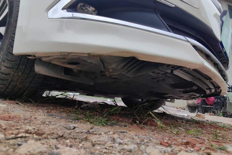Used Toyota Corolla 2017 Revised Dual-Engine 1.8L E-CVT Leading Edition Chassis Front Right