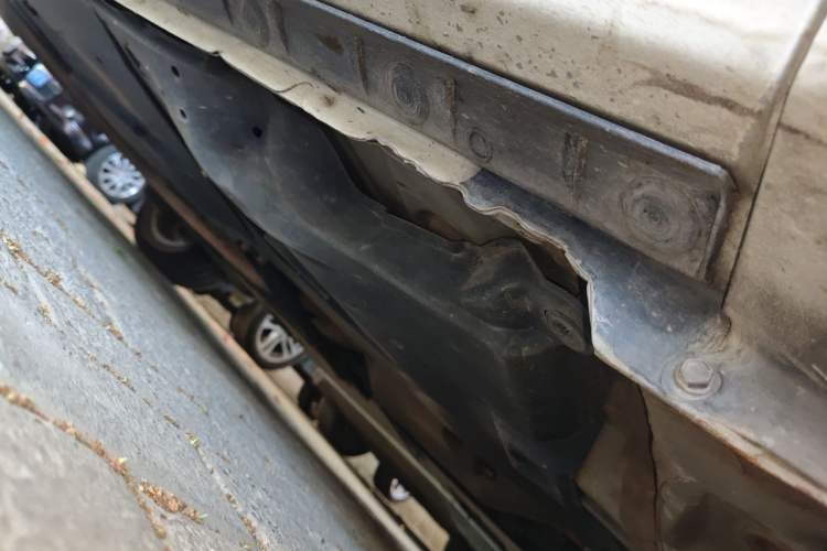 Used Toyota Corolla 2017 Revised Dual-Engine 1.8L E-CVT Leading Edition Chassis Front Right