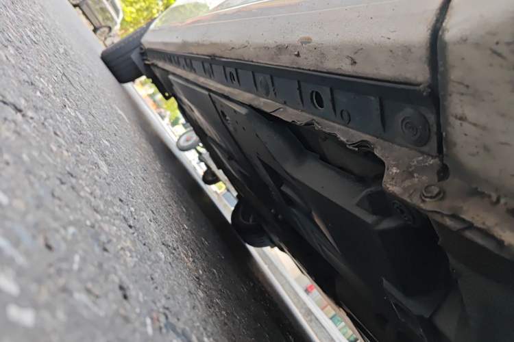 Used Toyota Corolla 2017 Revised Dual-Engine 1.8L E-CVT Leading Edition Chassis Front Right