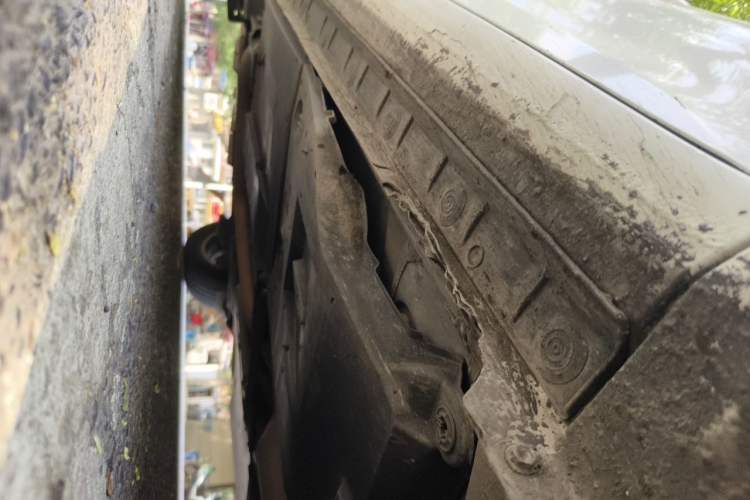 Used Toyota Corolla 2017 Revised Dual-Engine 1.8L E-CVT Leading Edition Chassis Front Right