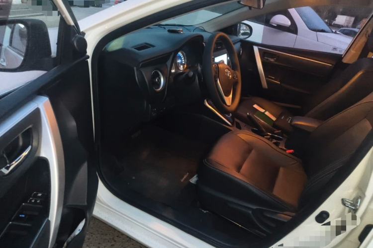 Used Toyota Corolla 2017 Revised Dual-Engine 1.8L E-CVT Elite Edition Driver Seat