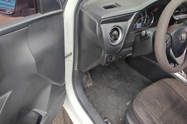 Used Toyota Corolla 2017 Revised Version 1.2T S-CVT GL Driver Seat