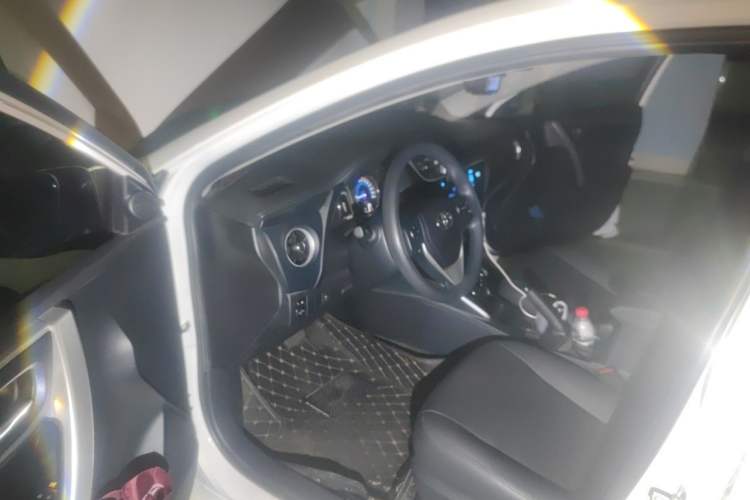 Used Toyota Corolla 2017 Revised Dual-Engine 1.8L E-CVT Leading Edition Driver Seat